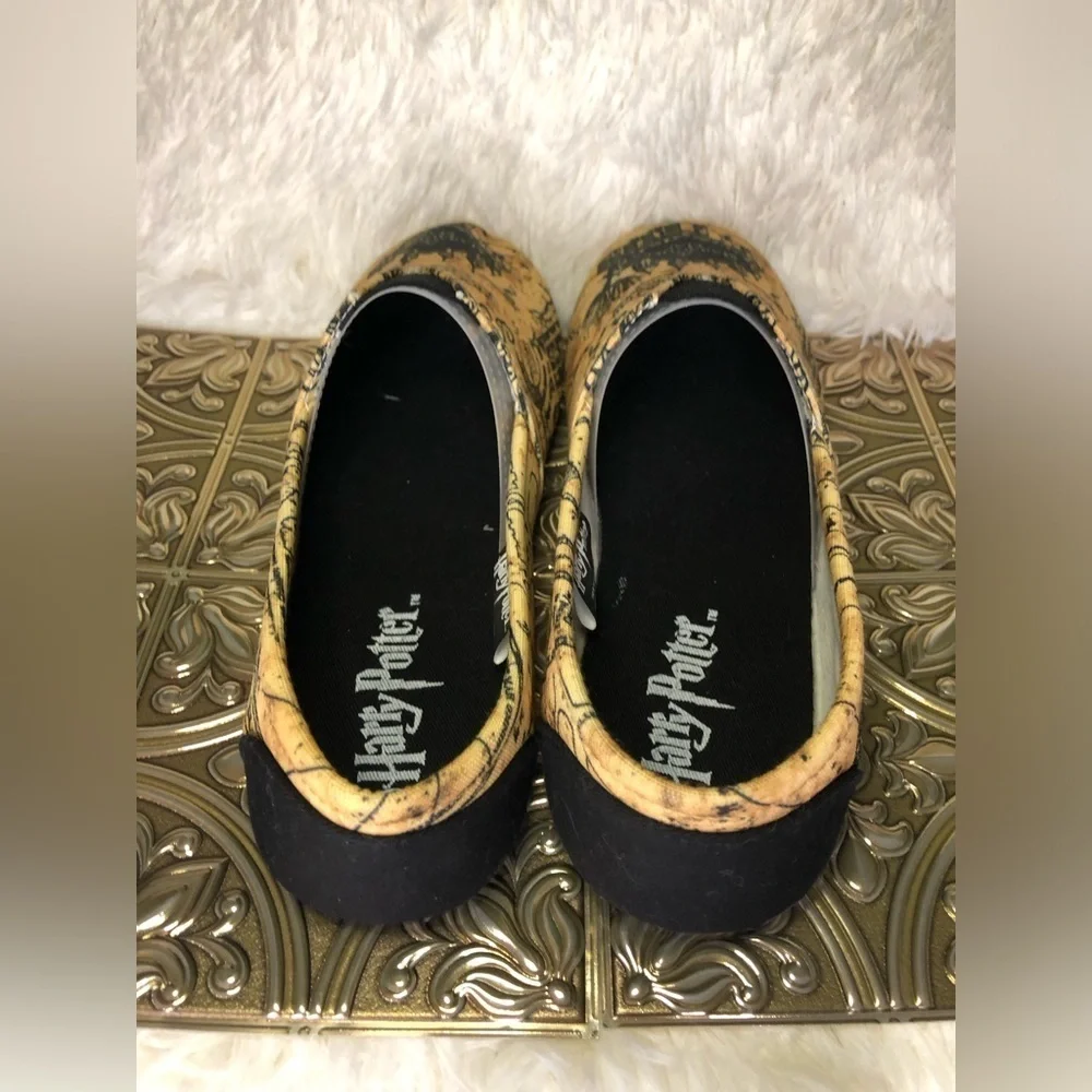 Warner Bros. Harry Potter Themed Women's Loafers - Tan and Black L 10/11